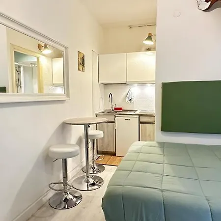 Tiny Elephant Mini In Róma