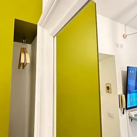 Tiny Elephant Mini In