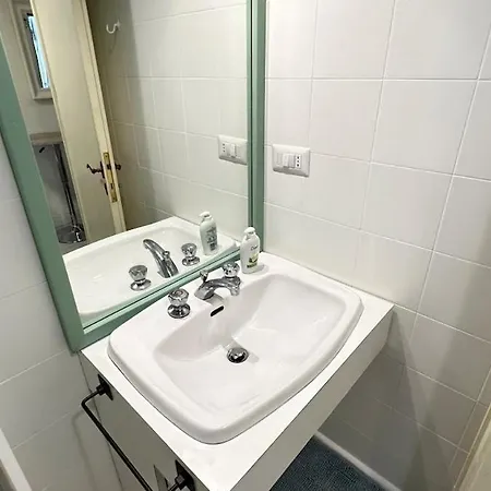 Tiny Elephant Mini In شقة *